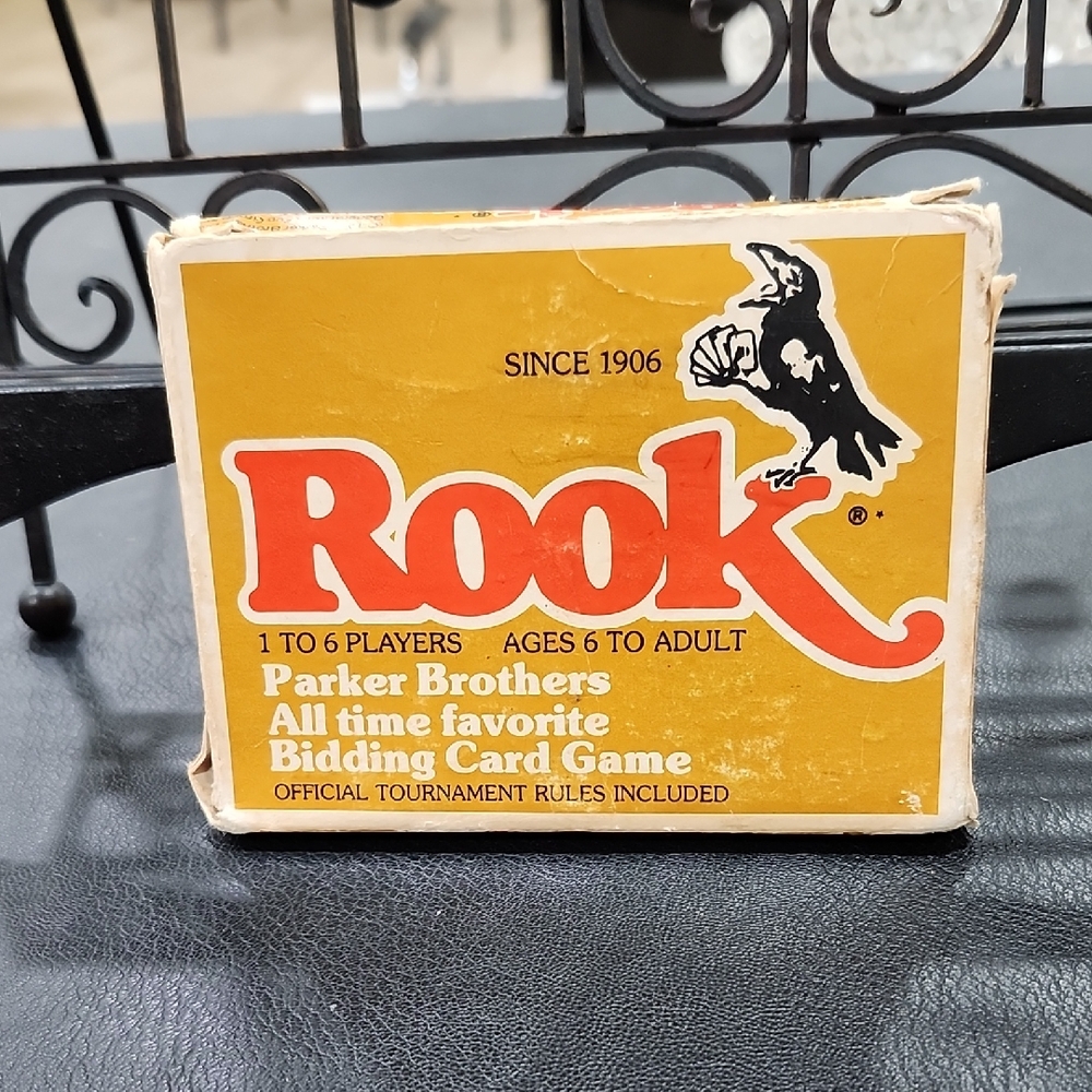 VINTAGE 1970s PARKER BROTHERS ROOK BIDDING CARD GAME